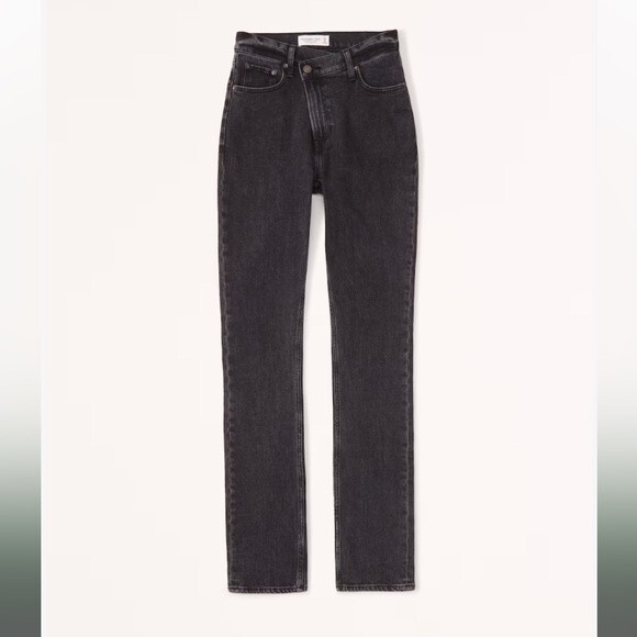 Abercrombie & Fitch Denim - NWT Abercrombie & Fitch Ultra High Rise 90s Slim Straight Jean